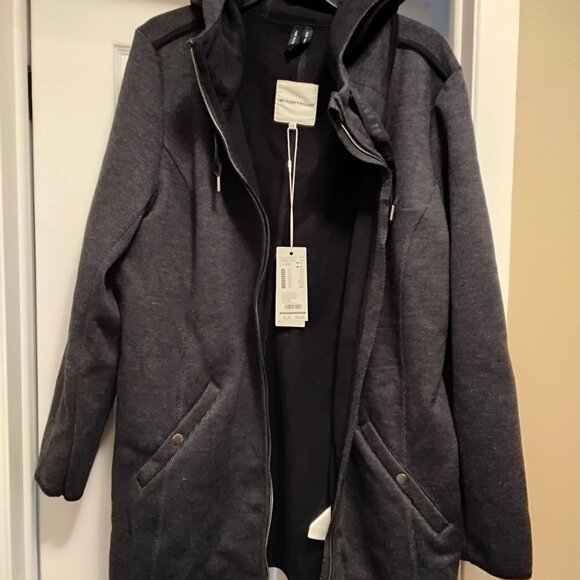 Man new sweaters for winter size xlarge but good for large  not worn designer - Picture 7 of 8